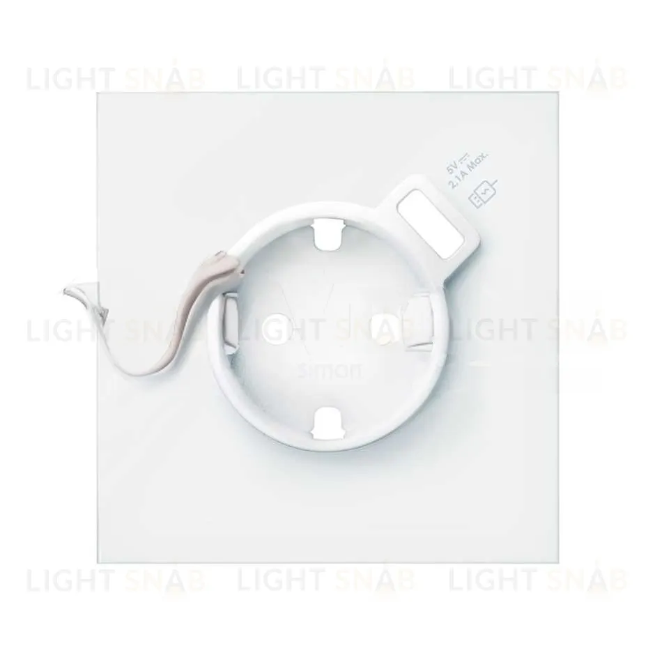 Розетка с заземлением со шторками и USB Smart Charge 2,1A/5В Simon 100 16А/250В винтовой зажим, белый матовый 10001432-039+10000049-230 10001432-039 + 10000049-230