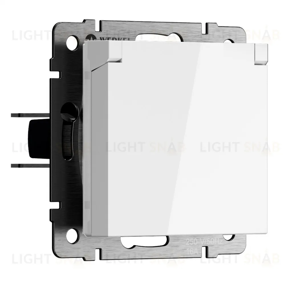 Розетка влагозащищенная с заземлением с защитной крышкой и шторками Werkel 16A/250В, винтовой зажим, белый a069588 a069588