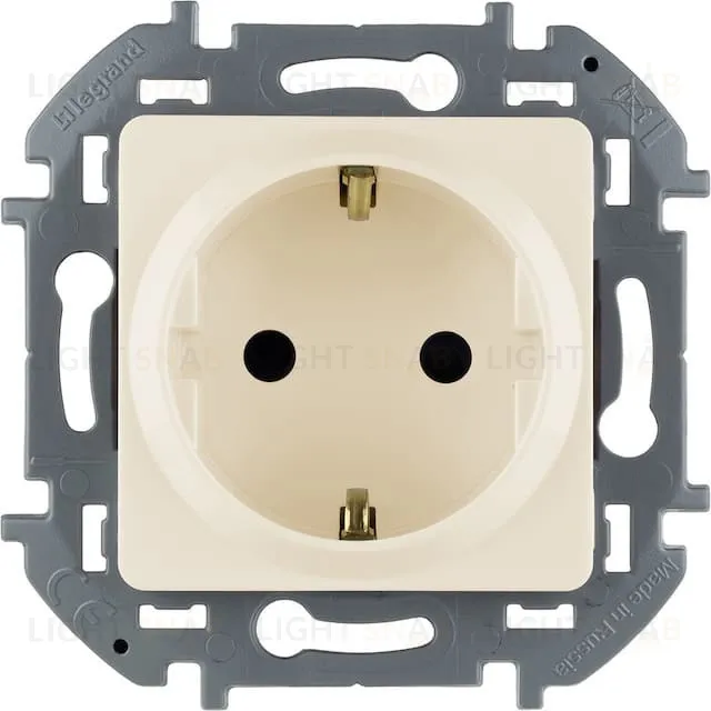 Розетка с заземлением с защитными шторками 16A/250В, винтовой зажим Daccord (Legrand) INSPIRIA, слоновая кость 673731 673731