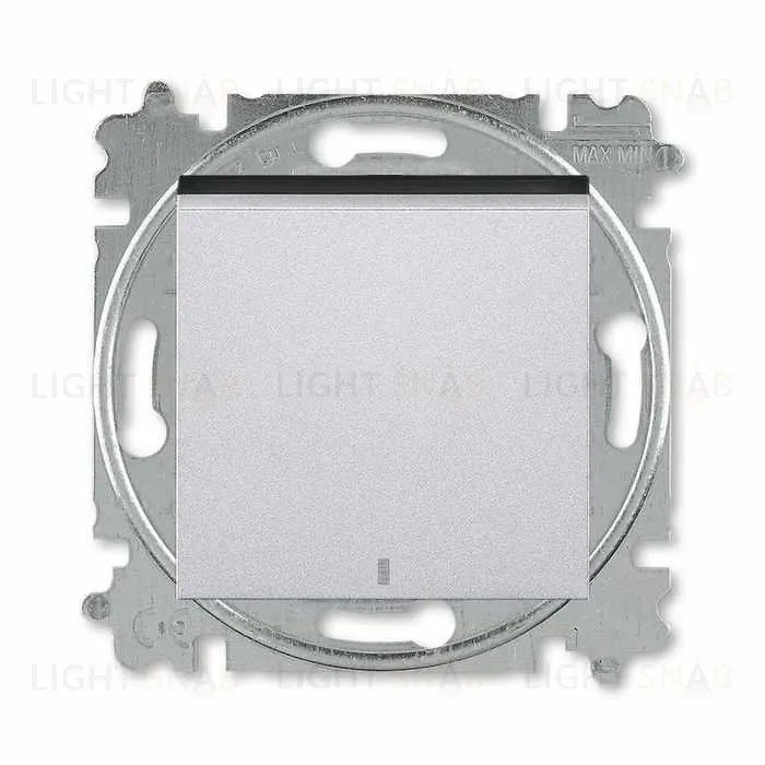 Выключатель кнопочный одноклавишный с подсветкой ABB Levit, 10 А, серебро-дымчатый чёрный 2CHH599147A6070 2CHH599147A6070