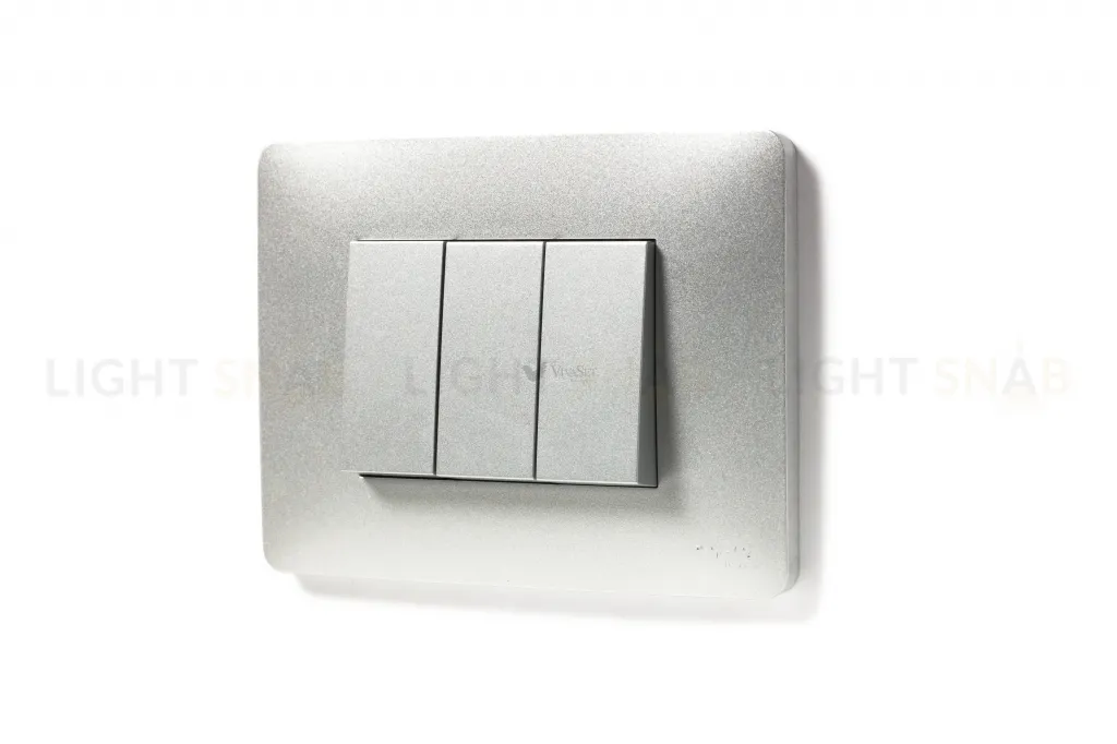 Выключатель 3-х клавишный перекрестный (из 3-х мест) 10А/250 В~ Schneider Unica New, алюминий NU310530+NU310530+NU310530 NU310530