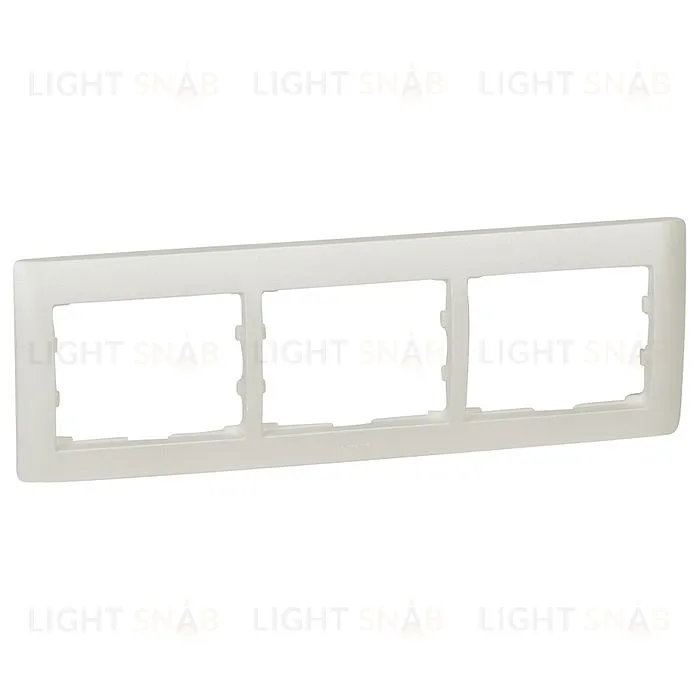 Рамка тройная для горизонтального монтажа Legrand Galea Life перламутр 771503 771503