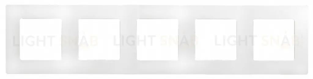 Пятиместная рамка Legrand Etika белая 672505 672505