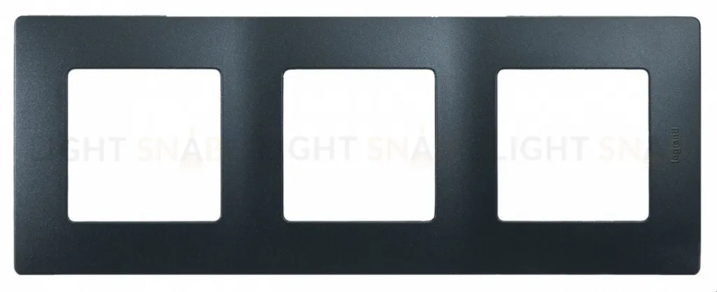 Трехместная рамка Legrand Etika антрацит 672583 672583