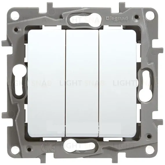 Выключатель трехклавишный на винтах Legran Etika Plus 10A (белый) 672213 672213