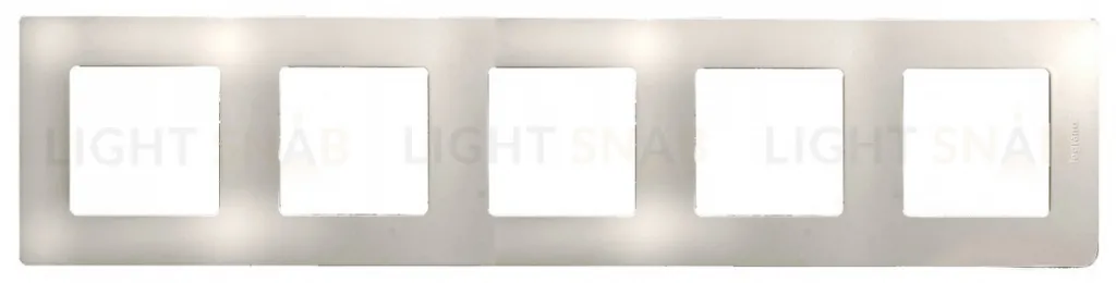 Пятиместная рамка Legrand Etika слоновая кость 672515 672515
