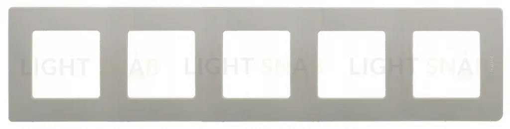 Пятиместная рамка Legrand Etika светлая галька 672525 672525