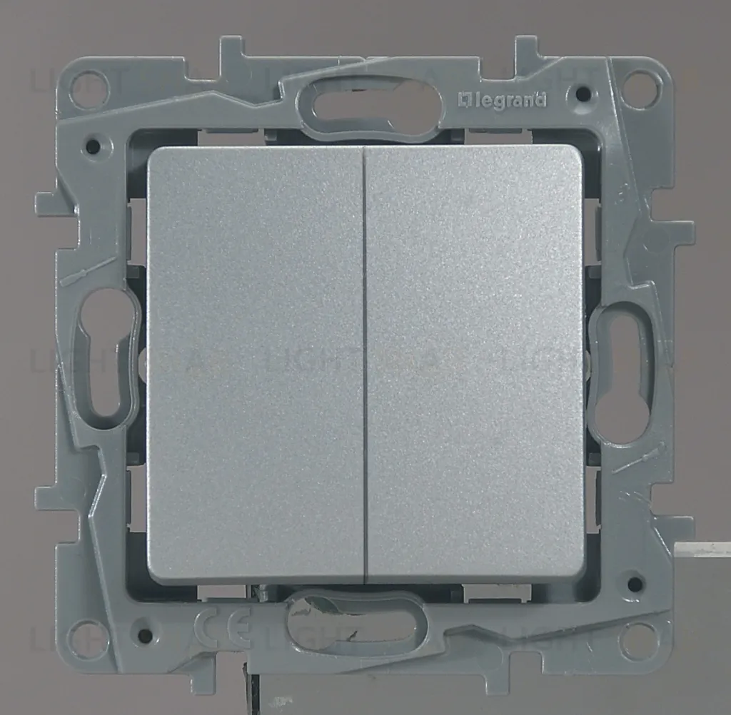 Выключатель-переключатель двухклавишный Legran Etika 10A (алюминий) 672412 672412