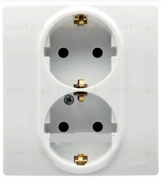 Розетка двойная электрическая Legrand Etika с заземлением без шторок, винтовые клеммы (белая) 672223 672223