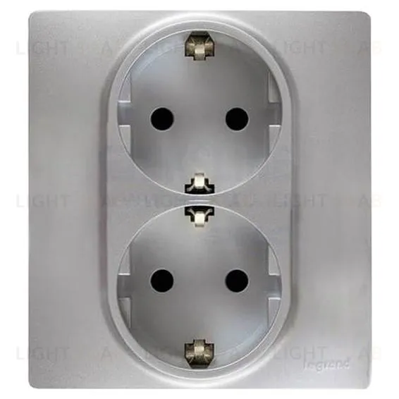 Розетка двойная электрическая Legrand Etika с заземлением без шторок, винтовые клеммы 16А/250В (алюминий) 672423 672423