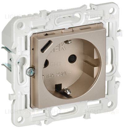 Skandy Розетка с заземлением с защитными шторками 16А с USB C 18Вт 16А IEK Skandy шампань SK-R14-16-U14-018-K37 SK-R14-16-U14-018-K37