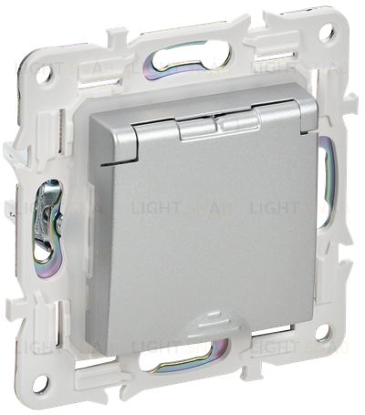Розетка с заземлением со шторками и крышкой IP44 16А IEK Skandy серебряный SK-R16-16-44-K23 SK-R16-16-44-K23