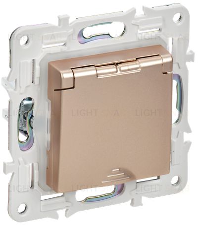 Розетка 1-местная с заземлением с защитными шторками и крышкой 16А IP44 IEK Skandy песочный SK-R16-16-44-K98 SK-R16-16-44-K98