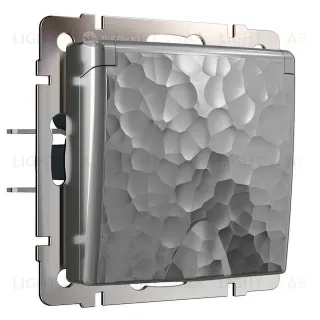 Розетка влагозащищенная с заземлением с защитной крышкой и шторками Werkel Hammer 10A/250В, винтовой зажим, серебряный a052077 a052077