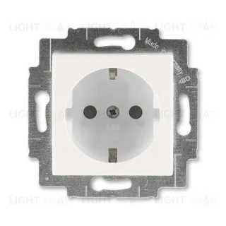 Розетка с заземлением со шторками, безвинтовой зажим ABB Levit, жемчуг-ледяной 2CHH203457A6068 2CHH203457A6068