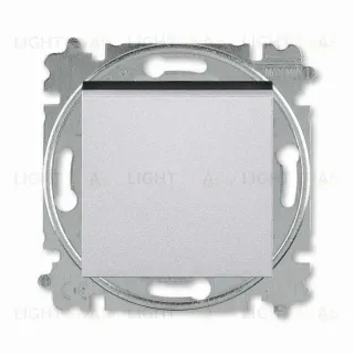 Выключатель кнопочный одноклавишный ABB Levit, 10 А, серебро-дымчатый чёрный 2CHH599145A6070 2CHH599145A6070