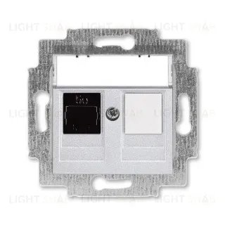 Розетка компьютерная одинарная ABB Levit RJ45 5 кат, серебро 2CHH295117A6070 2CHH295117A6070