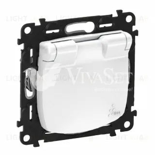 Розетка с заземлением с защитными шторками и крышкой Legrand Valena Allure 16A/250В, винтовой зажим, белый 753029+754845 753029 + 754845