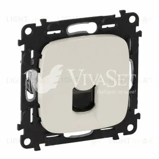 Розетка компьютерная одинарная Legrand Valena Allure 5 кат, RJ 45, UTP, слоновая кость 753070+755416 753070 + 755416