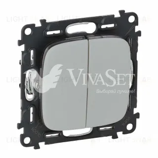 Переключатель двухклавишный на два направления с контурной подсветкой Legrand Valena Allure 10А/250В алюминий 752028+752057+752057+755027 752028 + 752057 + 755027