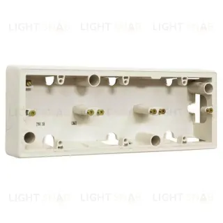 Коробка Legrand Valena для накладного монтажа 3 поста, кремовый глянцевый 776133 776133