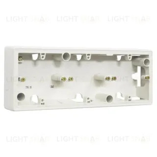 Коробка Legrand Valena для накладного монтажа 3 поста, белый глянцевый 776183 776183