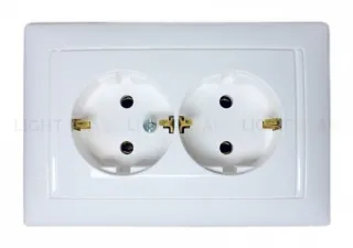 Розетка двойная (моноблок) с заземлением Legrand Valena 16А/250В, белый глянец 774400 774400