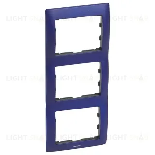 Рамка тройная для вертикального монтажа Legrand Galea Life синий металл 771917 771917