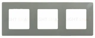 Трехместная рамка Legrand Etika светлая галька 672523 672523