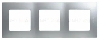 Трехместная рамка Legrand Etika алюминий 672553 672553