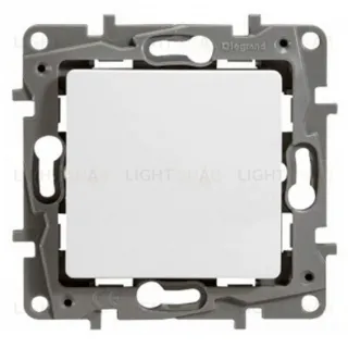 Выключатель кнопочный без фиксации Legran Etika 6A/250В белый 672214 672214