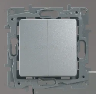 Выключатель-переключатель двухклавишный Legran Etika 10A (алюминий) 672412 672412