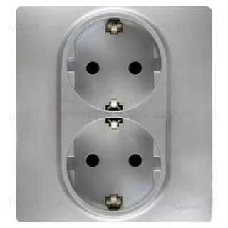 Розетка двойная электрическая Legrand Etika с заземлением без шторок, винтовые клеммы 16А/250В (алюминий) 672423 672423