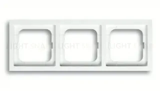 Рамка тройная ABB Future Linear белый глянцевый 2CKA001754A4502 2CKA001754A4502