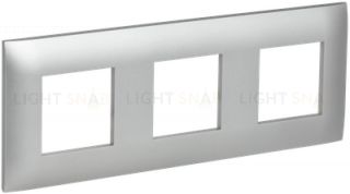 Рамка тройная IEK Skandy серебряный SK-M32-K23 SK-M32-K23