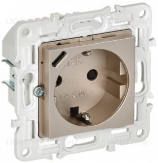 Skandy Розетка с заземлением с защитными шторками 16А с USB C 18Вт 16А IEK Skandy шампань SK-R14-16-U14-018-K37 SK-R14-16-U14-018-K37