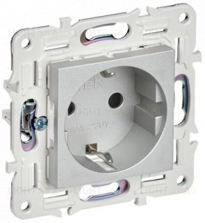 Розетка с заземлением со шторками 16А IEK Skandy серебряный SK-R14-16-K23 SK-R14-16-K23