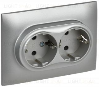 Розетка двойная с заземлением со шторками в сборе с рамкой 16А IEK Skandy серебряный SK-R24-16-K23-F SK-R24-16-K23-F