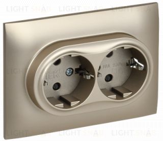 Розетка двойная с заземлением со шторками в сборе с рамкой 16А IEK Skandy шампань SK-R24-16-K37-F SK-R24-16-K37-F
