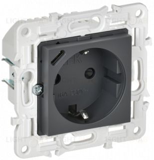 Розетка с заземлением с защитными шторками 16А с USB C 18Вт IEK Skandy титан SK-R14-16-U14-018-K48 SK-R14-16-U14-018-K48