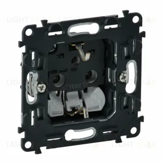 Valena IN'MATIC. Механизм силовой розетки с заземлением 16А 250В. Безвинтовые зажимы. 753021 753021