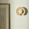 Настенный светильник Wilara из дуба с шаром из дымчатого стекла 262137 - 2