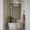 Золотое зеркало в раме 