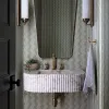Золотое зеркало в раме 