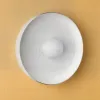 Белый настенный светильник 