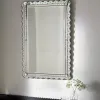 Зеркало в зеркальной раме 