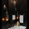 Золотое настенное зеркало 