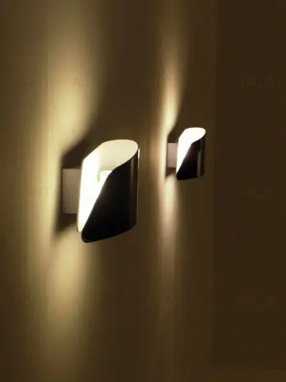 Настенный светильник EURIALO by Artemide 1229010A