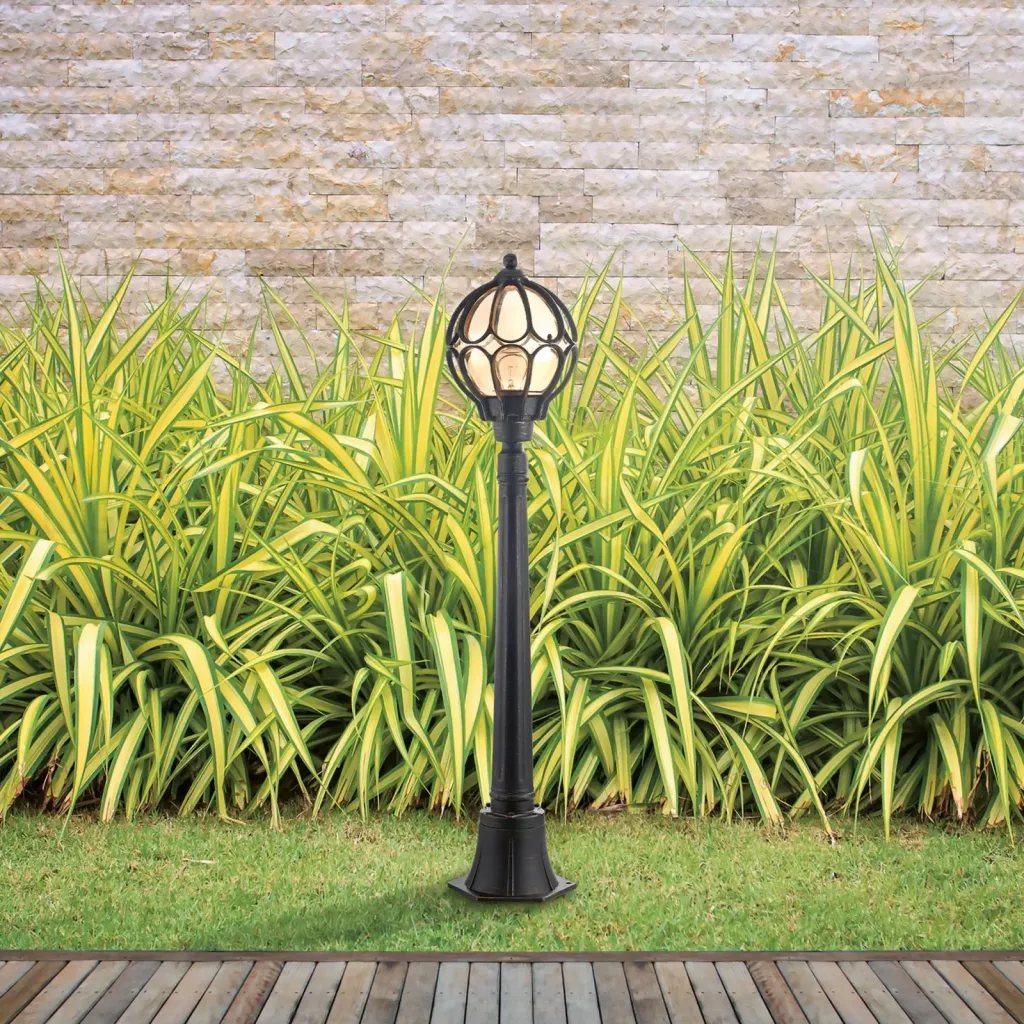 Ландшафтный светильник VAIL  O023FL-01G