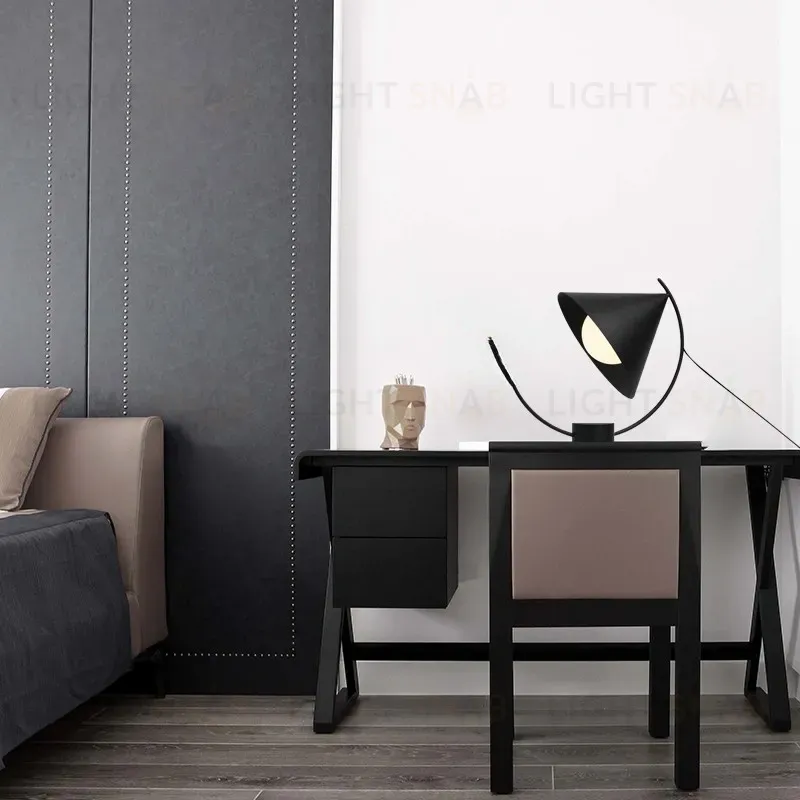 Настольная лампа MERIDIAN N5543